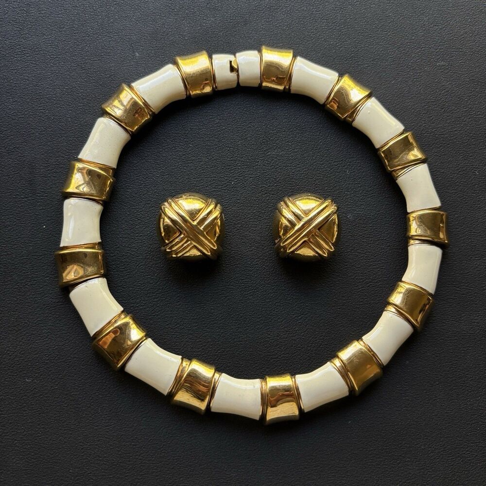 Vintage Chunky Signed Ciner White Enamel Collar Necklace & Gold Tone Clip On Set